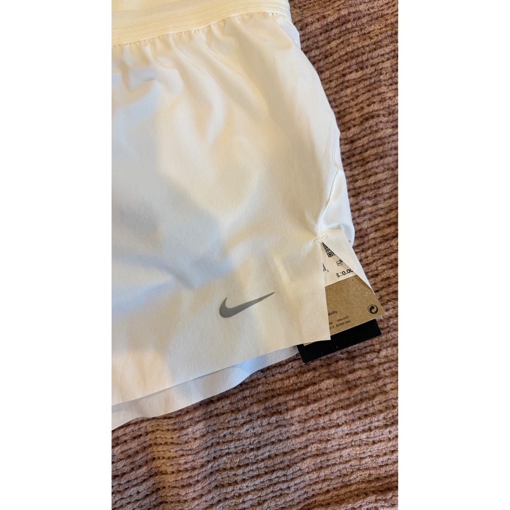Nike AeroSwift Womens Running Shorts White HQ0638-133 Size Small NWT - Picture 6 of 9